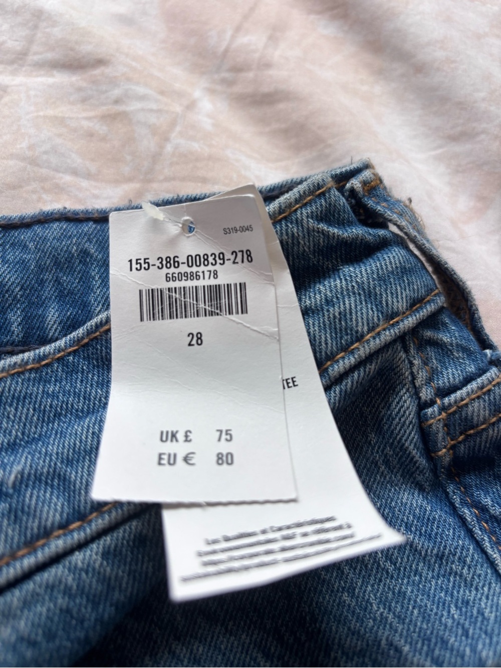 NWT Abercrombie & Fitch High Rise 90s Relaxed Jean Size 28 - Picture 2 of 7